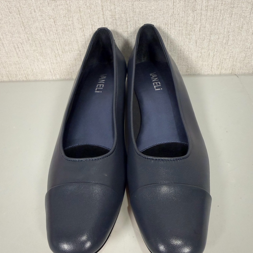 Vaneli Fc-313 Navy Nappa Soft Leather Cap Toe‎ Ballet Flat Narrow size 8SS